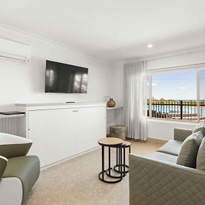 One-Bedroom Room